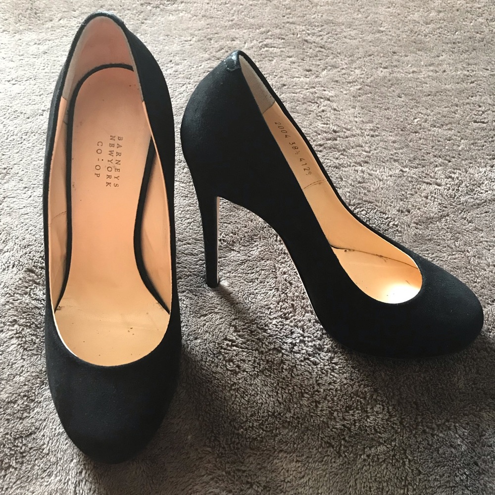 Barney’s New York Classic Black Suede Pumps 8.5